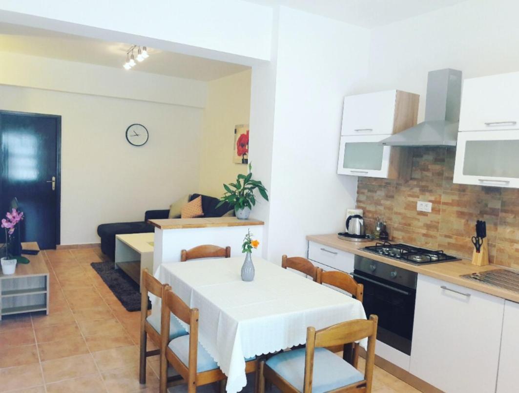Apartment Nena Near The City Center With Free Parking 普拉 外观 照片