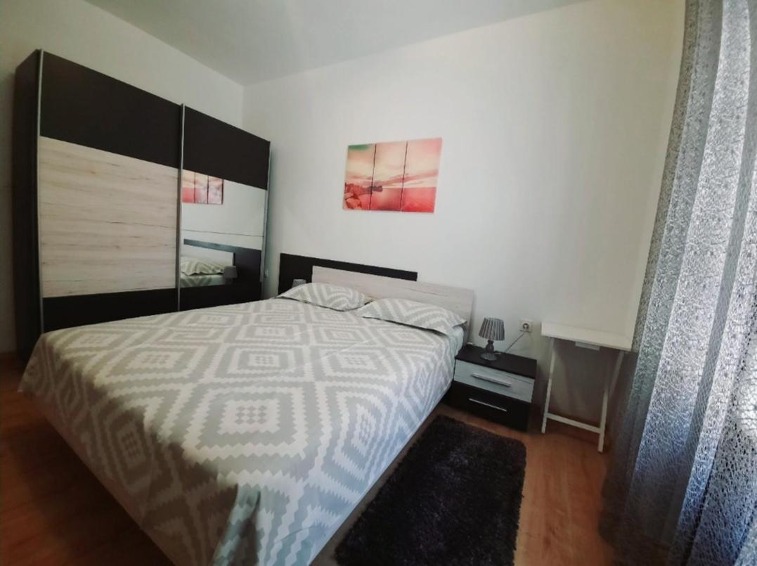 Apartment Nena Near The City Center With Free Parking 普拉 外观 照片