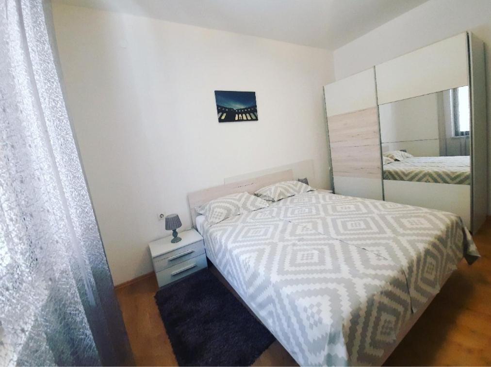 Apartment Nena Near The City Center With Free Parking 普拉 外观 照片